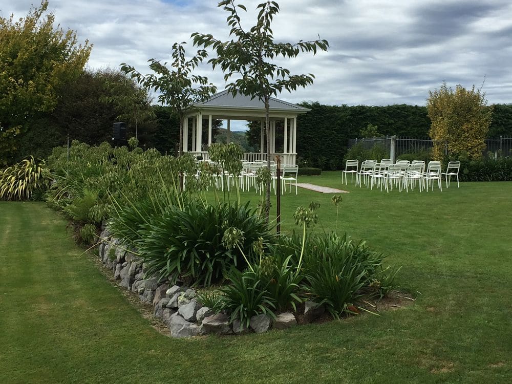 Broadlands Lodge - Garden Ceremony