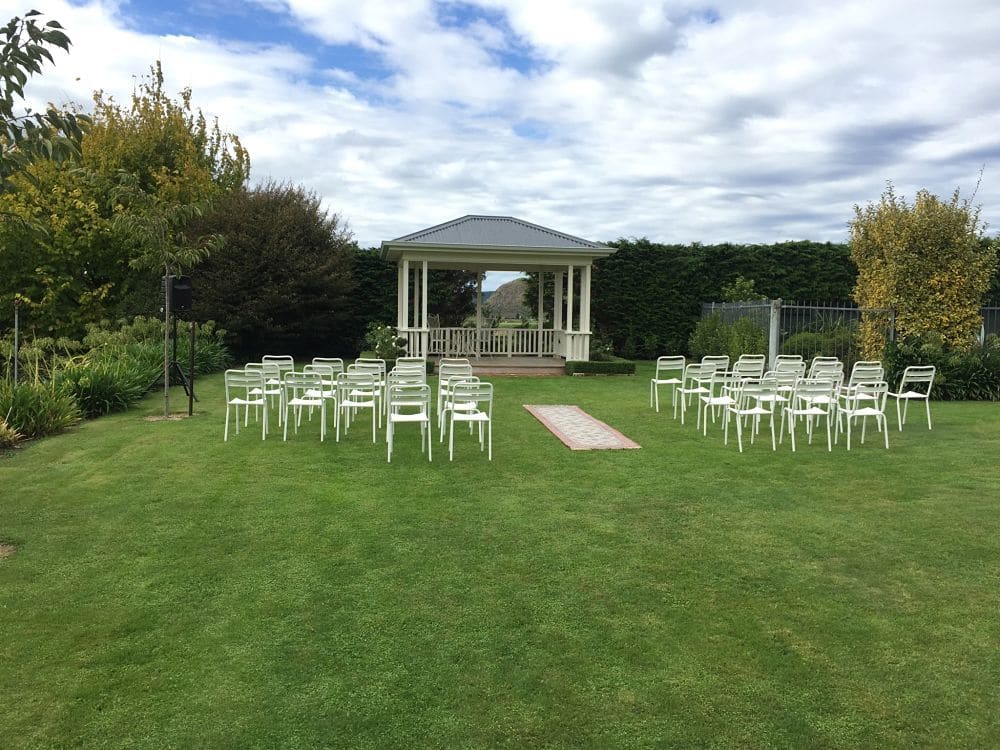 Broadlands Lodge - Wedding ceremony setting on lawn