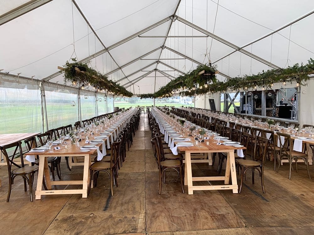 Poronui Lodge - Wedding banquet tables for 200 guests in Marquee