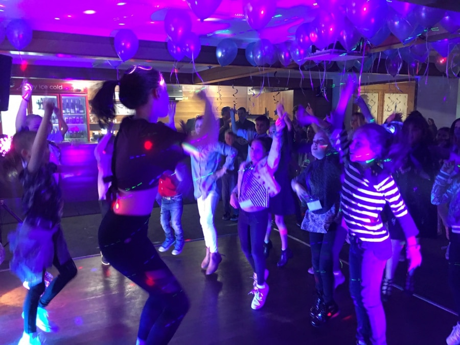 Primary School Disco Dj Hire - Young Students Dancing In School Hall